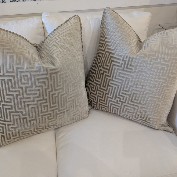 Geometric Pattern Throw Pillows - Picture 2 of 4
